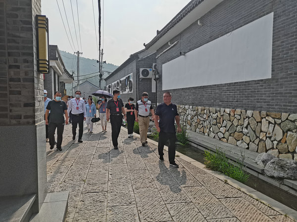 人大龍山街工委組織開展懷柔農村生態環境和水環境建設專項視察活動