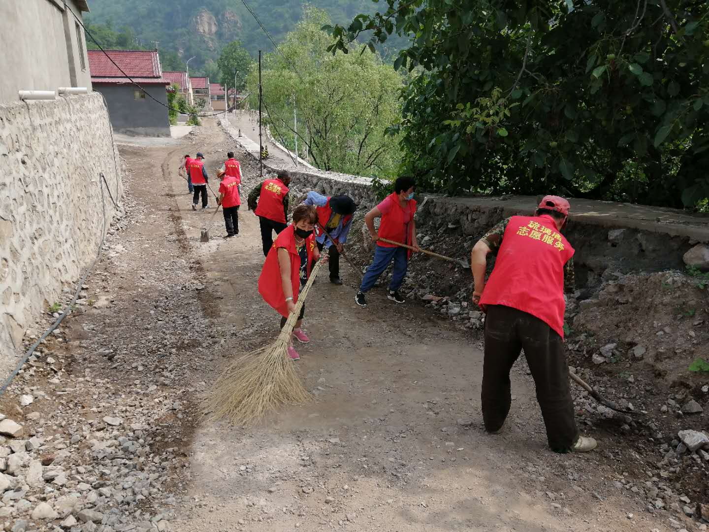 琉璃廟鎮(zhèn)人大組織代表開(kāi)展“創(chuàng)建文明城區(qū) 愛(ài)衛(wèi)與我同行”活動(dòng)